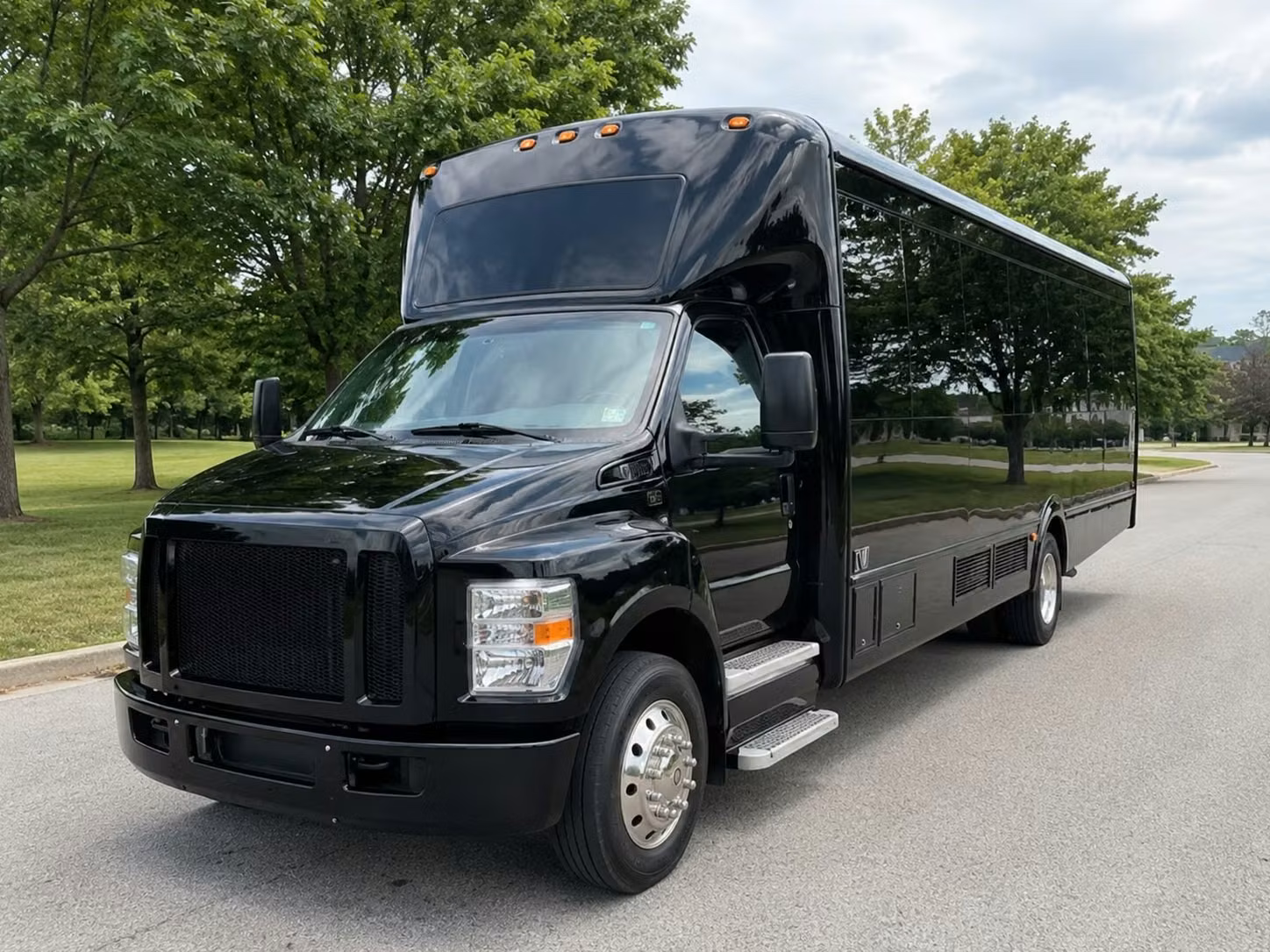 choosing the right party bus for prom night at wilmington s most popular venues